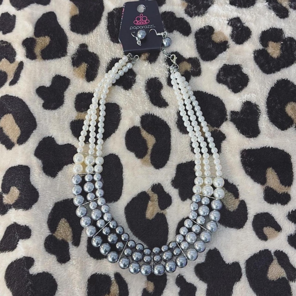 BRAND NEW colored pearl necklace with matching earrings